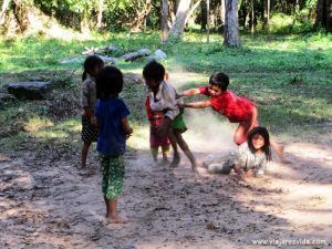 Niños camboyanos