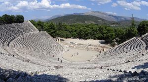Teatro de Epidauro. 8 rincones imprescindibles que ver en Grecia.