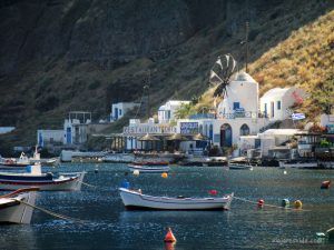 Puerto de Thirasia (Grecia)