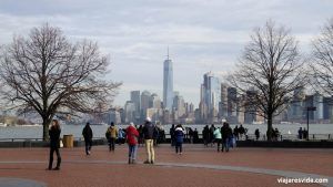 Vistas de Lower Manhattan desde Liberty Island. Qué ver en Nueva York en una semana