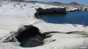 Milos. Las islas griegas más bonitas que visitar en crucero por Grecia.