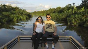 Paseo por Tanjung Puting con mi camiseta comprada en Olimpia (Grecia)
