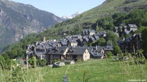 Tejados de pizarra de Taüll. La Vall de Boí, Parc Nacional d'Aigüestortes i Estany de Sant Maurici