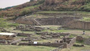 Restos del teatro de Morgantina en Sicilia