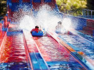 Superman: El Vuelo. Atracciones de agua del Parque Warner Beach