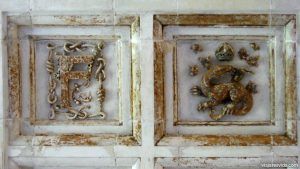 Iniciales y salamandras, emblema del Rey