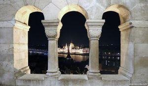 Vistas al Parlamento de Budapest desde el Bastión de los Pescadores