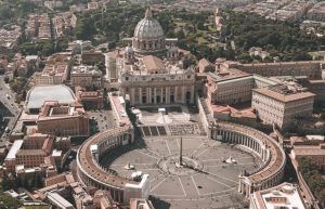 Vista aérea de San Pedro del Vaticano en Roma