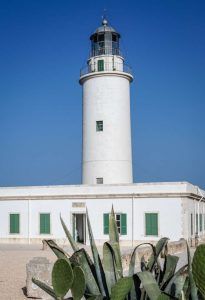 El faro de La Mola juega un papel en la novela de Julio Verne “El viaje de Héctor Servadac por el mundo solar”