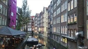 Canal de Ámsterdam en el barrio de Jordaan. Qué ver en Ámsterdam en 3 días