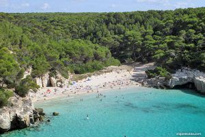 Cala Mitjana, al sur de Menorca