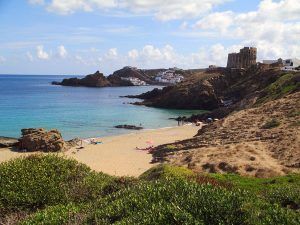 Cala y torre de Sa Mesquida