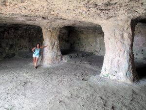 Lo que tienes que hacer en Menorca si te gusta la historia es visitar la Necrópolis de Cala Morell