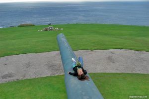 Lorena subida a un cañón del Monte San Pedro. Qué ver y hacer en La Coruña