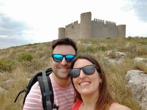 Estos somos nosotros delante del castillo de Montgrí. Que ver cerca del camping Montgrí. Que ver cerca del camping Costa Brava en Begur.