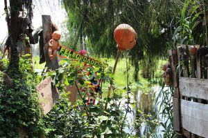 Exhibiciones espeluznantes de la isla de las muñecas muertas