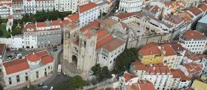 Vista aérea de la catedral y el claustro de Lisboa