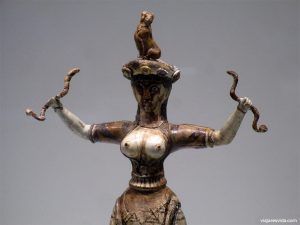 Figurilla de diosa minoica. Qué ver en Creta en 3 días.