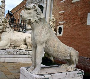 León de Delos en el arsenal de Venecia