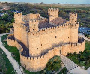 Castillo de Manzanares el Real desde el aire