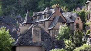Detalle casas de Conques en Francia