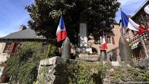 Monumento a los muertos de Conques (Francia)