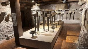 Capiteles en el Museo de Conques