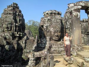 Interior del templo de Bayon en Camboya
