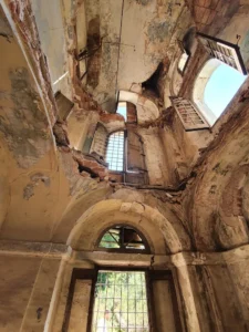 Es altamente peligroso andar por este balneario abandonado