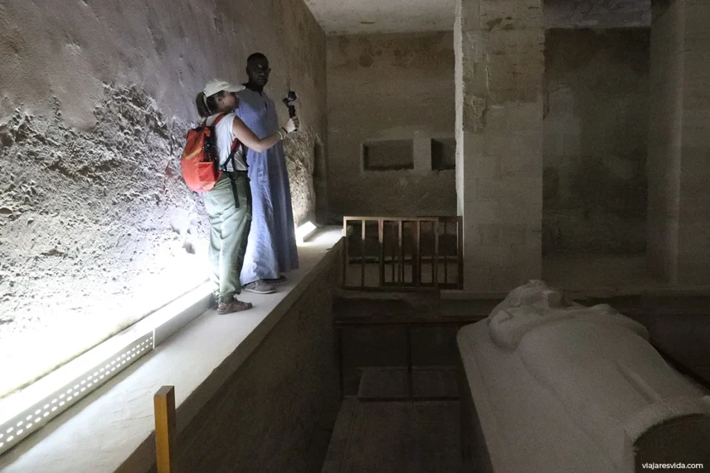 Los supuestos vigilantes del Valle de los Reyes exigiendo sobornos a los turistas