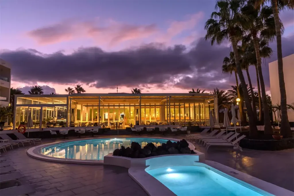Oasis Lanz Beach Mate. Hotel de lujo con todo incluido en Lanzarote.