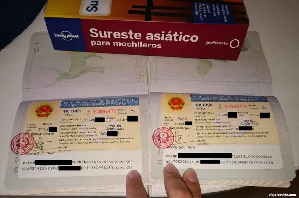 Nuestros documentos de uno de nuestros viajes como mochileros (un mes) en el Sureste asiático