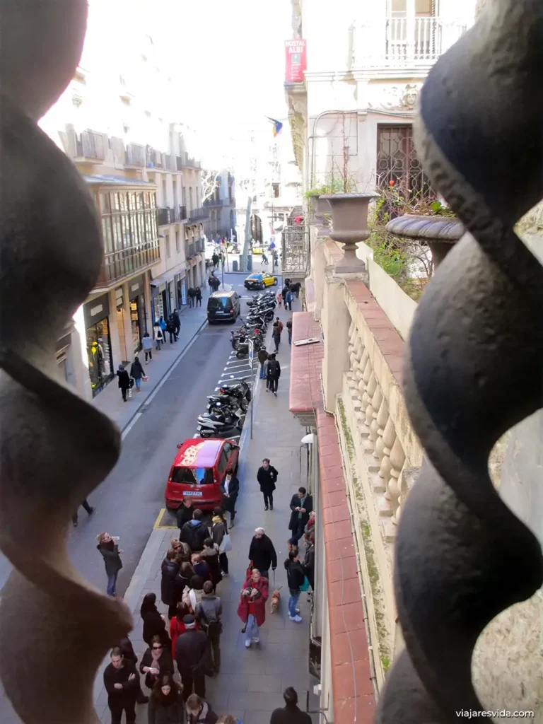 Nou de la Rambla desde la ventana de la residencia de la Familia Güell