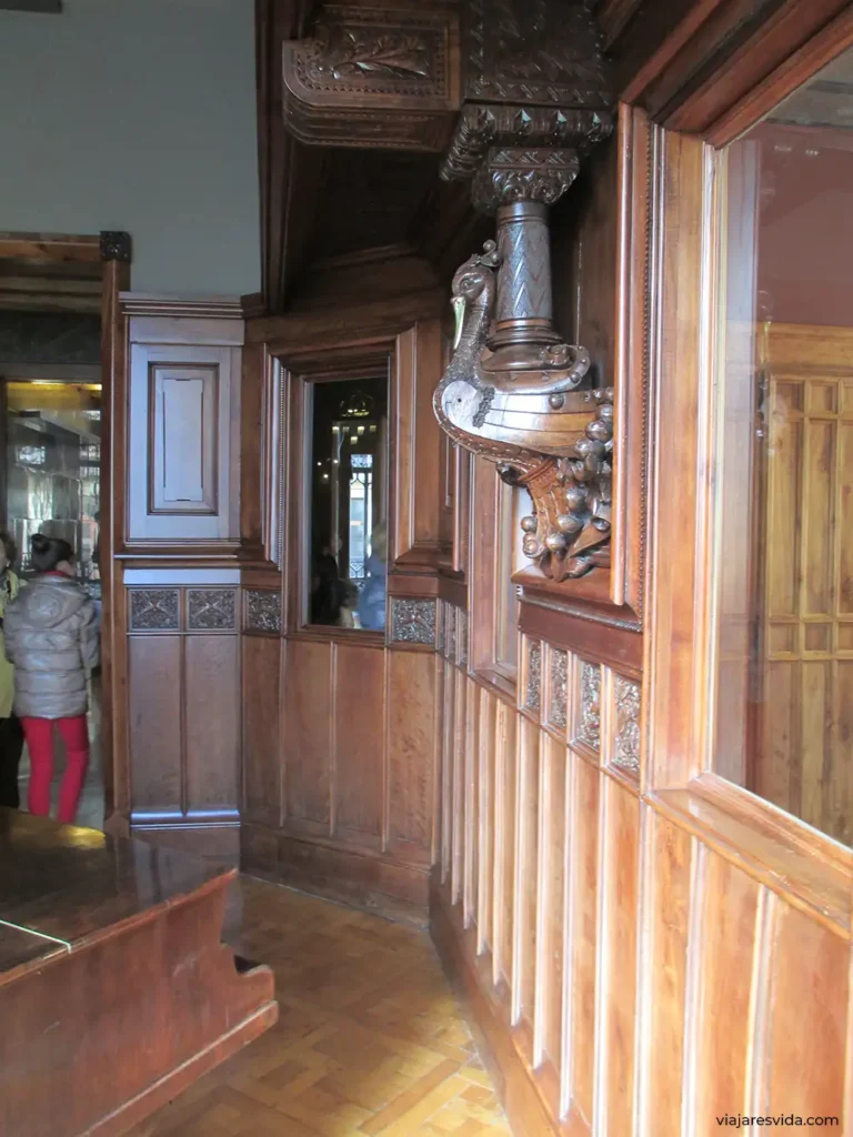 Salón del fumador del Palau Güell de Gaudí