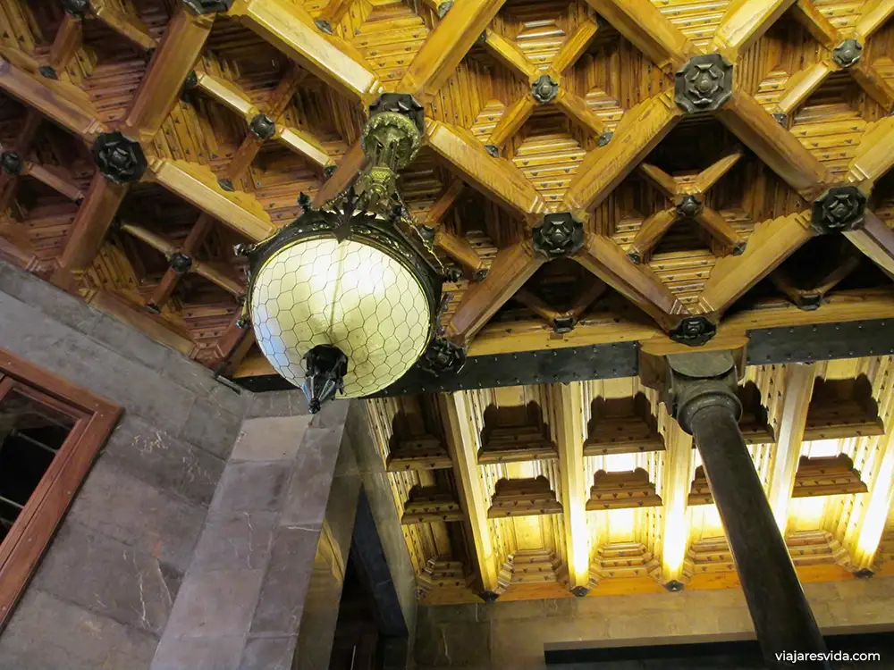 Techos del interior del Palau Güell.